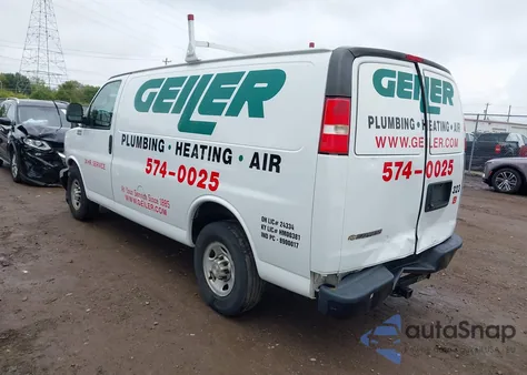 2019 Chevrolet Express 2500 Work Van z USA, uszkodzony, nr VIN 1GCWGAFG9K1151688